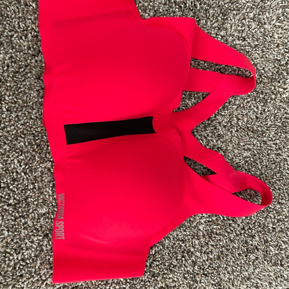 Victoria’s Secret Sport Criss Cross Back Size 36C